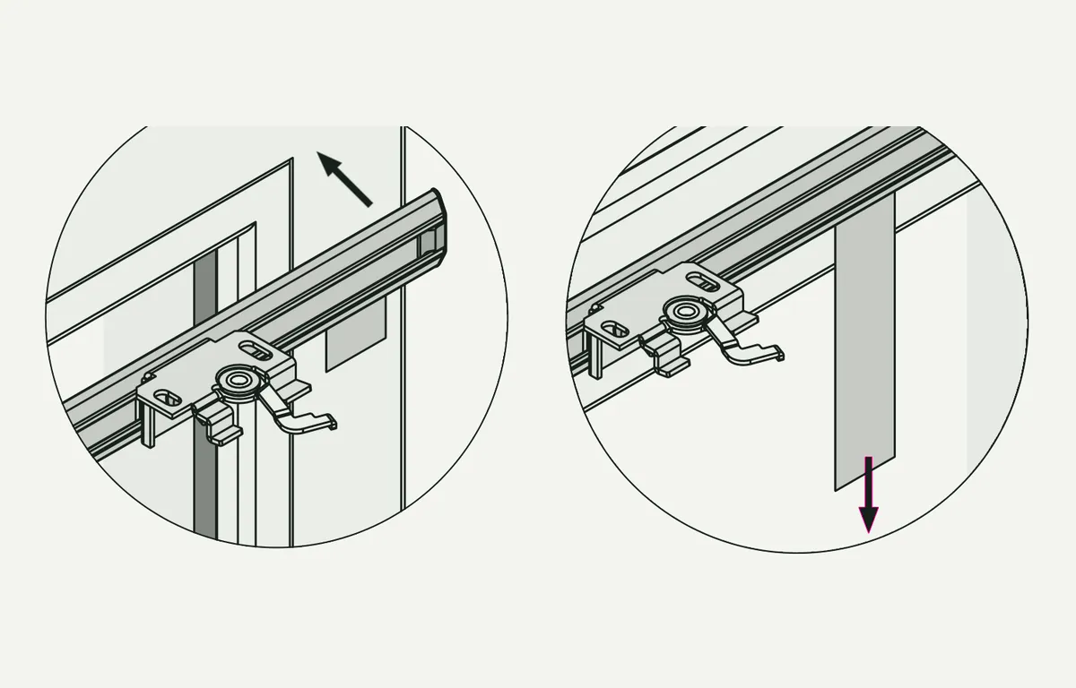 Het profiel wordt tegen het kozijn gezet en de folie eronder weggetrokken