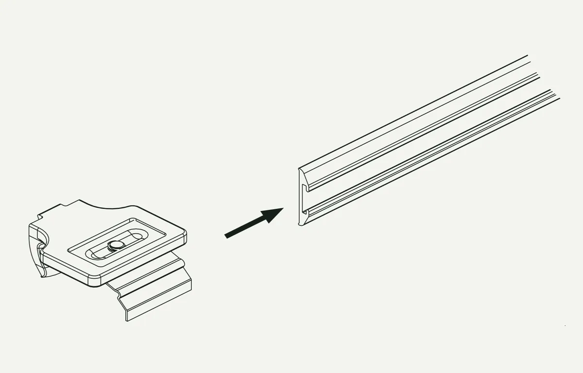 Een QuickFit-steun met plafondclip schuift in het plakprofiel