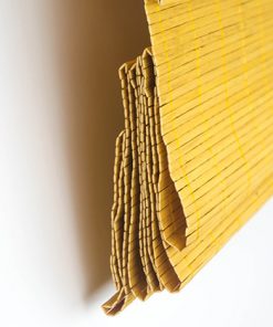 bamboe vouwgordijn bamboe opgevouwen detailfoto van de zijkant