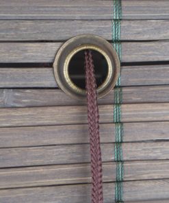 Bamboe vouwgordijn donkerbruin detailfoto van ring en touw