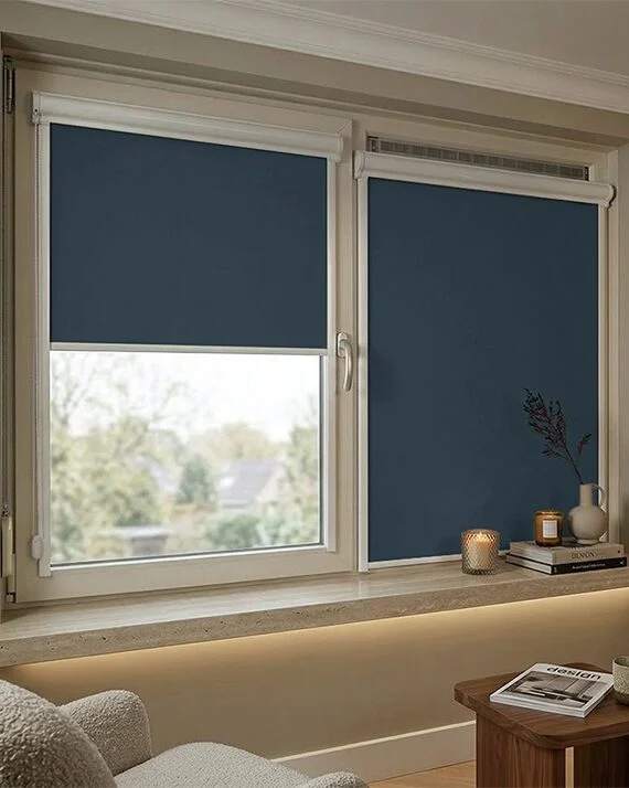Mini rolgordijn met cassette verduisterend – Blauw (B663) - Afbeelding 3
