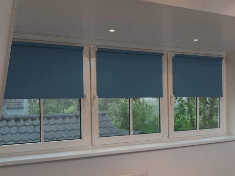 Mini rolgordijn – verduisterend Blauw (B663)